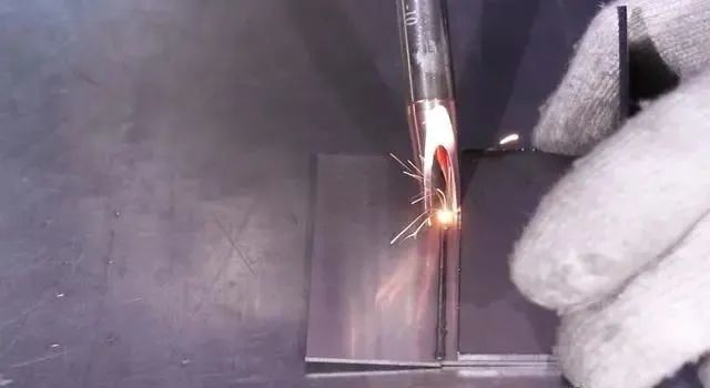 激光焊机与氩弧焊机的区别及优点分析